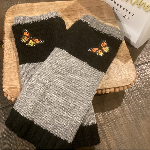 - 🍁 Knit Fingerless Butterfly Gloves - Picture 5 of 9